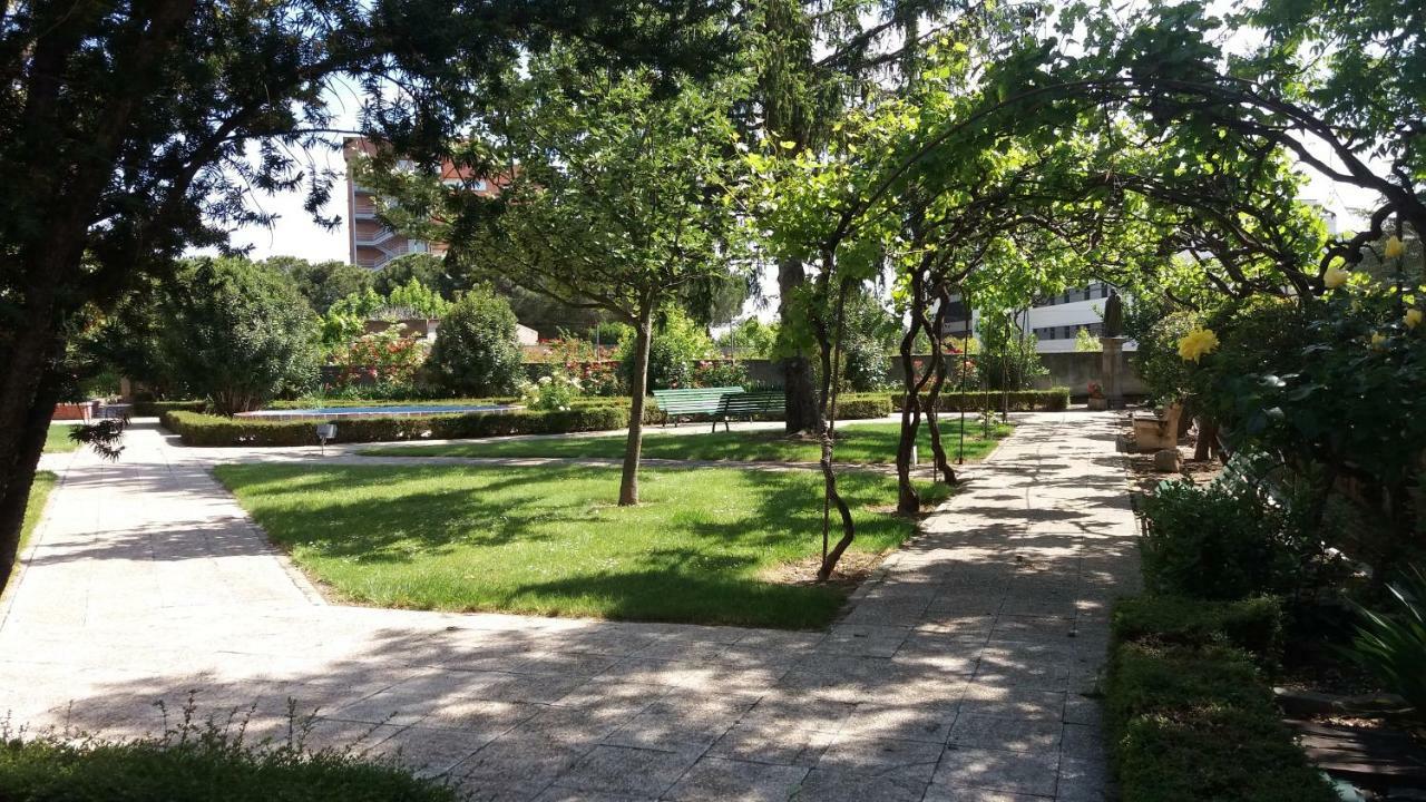Centro San Viator Hostel Valladolid Exterior photo